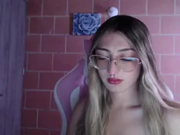 andrea_camila Image 14