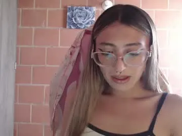 andrea_camila Image 18