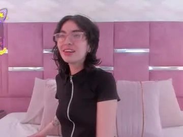 im_molly_angel Image 3