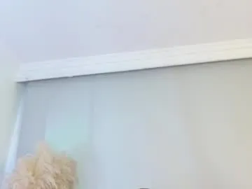 lunaa_collins Image 7