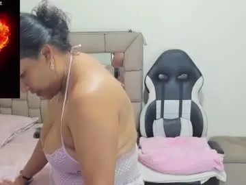 nyomi_browm's Thumb Image