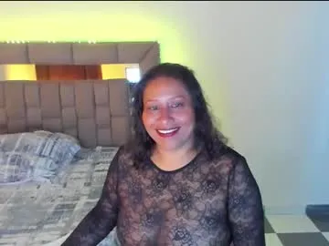 nyomi_browm Image 10