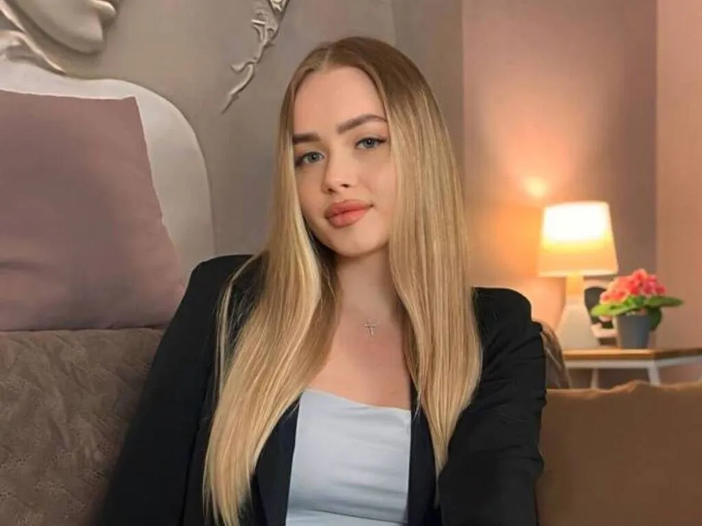 AvroraGoldie's Thumb Image