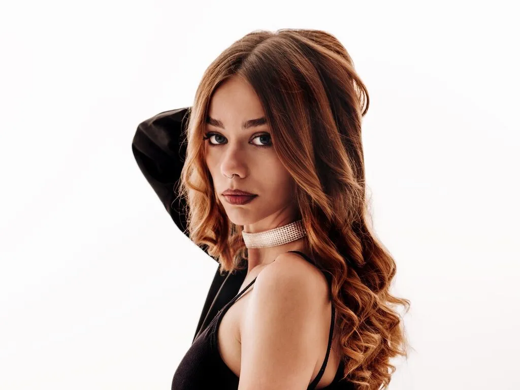 EmilliaFox's Thumb Image