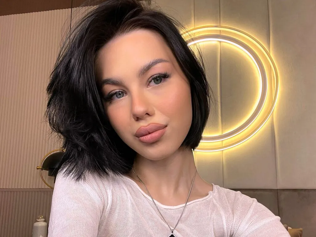 LeyaFoxhall's Thumb Image