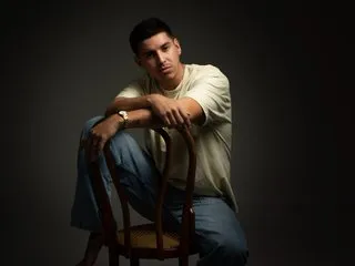 victor_vixenn's Thumb Image